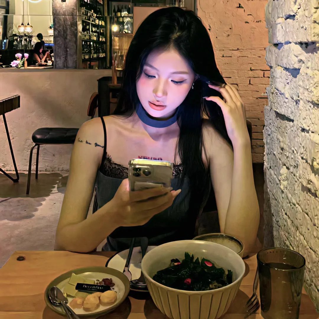 鉴宝神手,我靠赌石咸鱼翻身